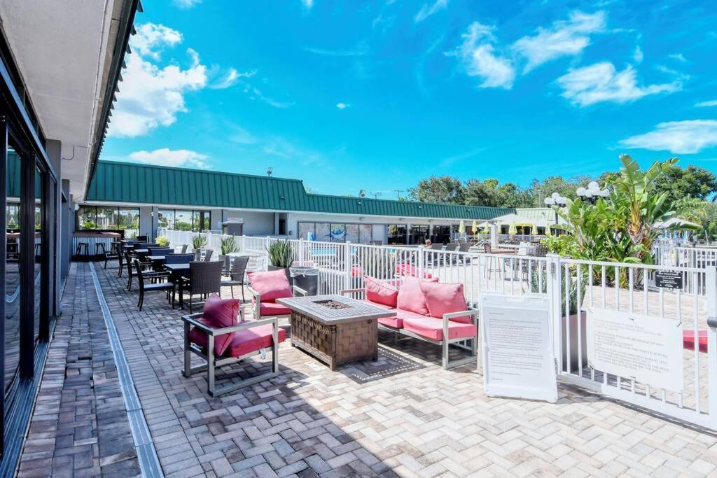 Апартаменти Waterfront, Pool, Tiki Bar & Grill, Gym, Location! Сарасота Екстер'єр фото