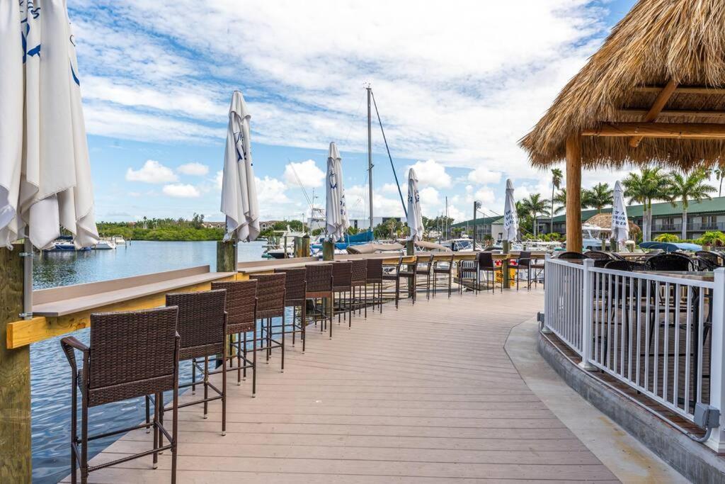 Апартаменти Waterfront, Pool, Tiki Bar & Grill, Gym, Location! Сарасота Екстер'єр фото
