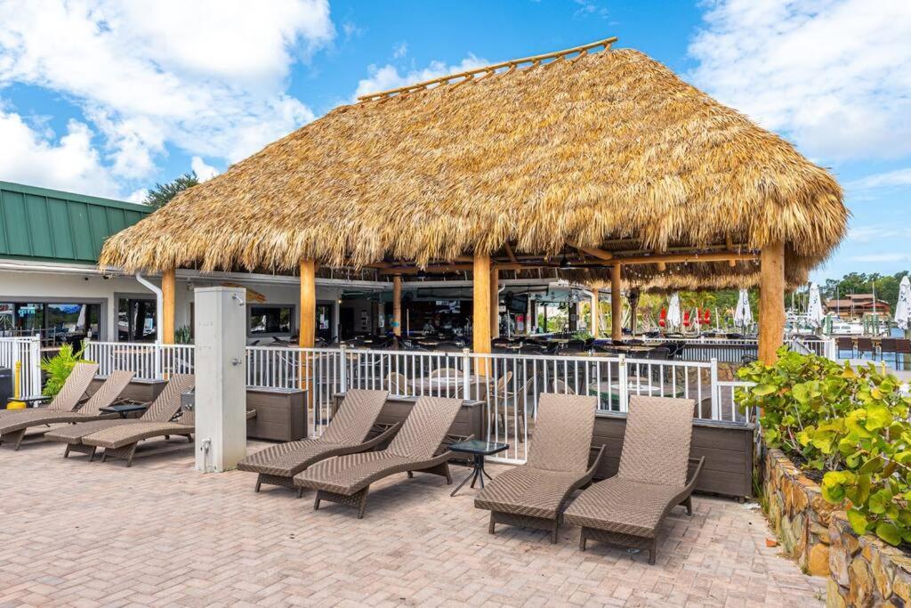 Апартаменти Waterfront, Pool, Tiki Bar & Grill, Gym, Location! Сарасота Екстер'єр фото