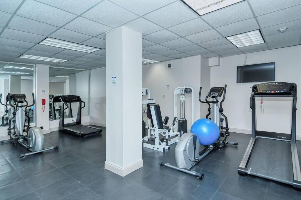 Апартаменти Waterfront, Pool, Tiki Bar & Grill, Gym, Location! Сарасота Екстер'єр фото